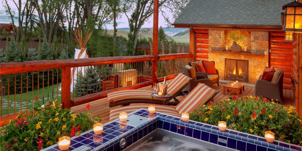 Grand Teton Babymoon Package - grand balcony spa suite